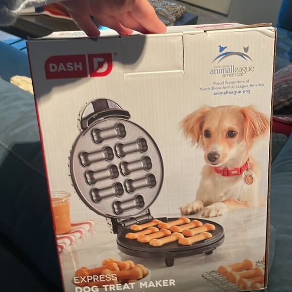 Dash dog biscuit baker - Picture 3 of 4